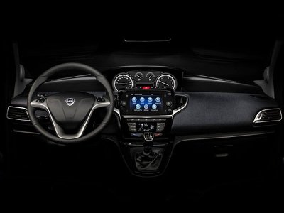 Lancia Ypsilon III 2015 Benzina 1.2 Silver 69cv, Anno 2018, KM 3 - hovedbillede